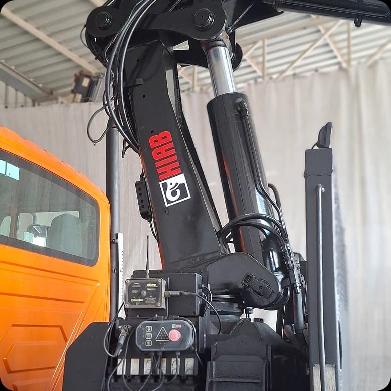 HIAB 245E 5 + JIB 65 X-3 1