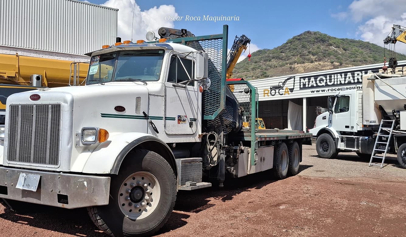 HIAB 330-6 Peterbilt 2004 2