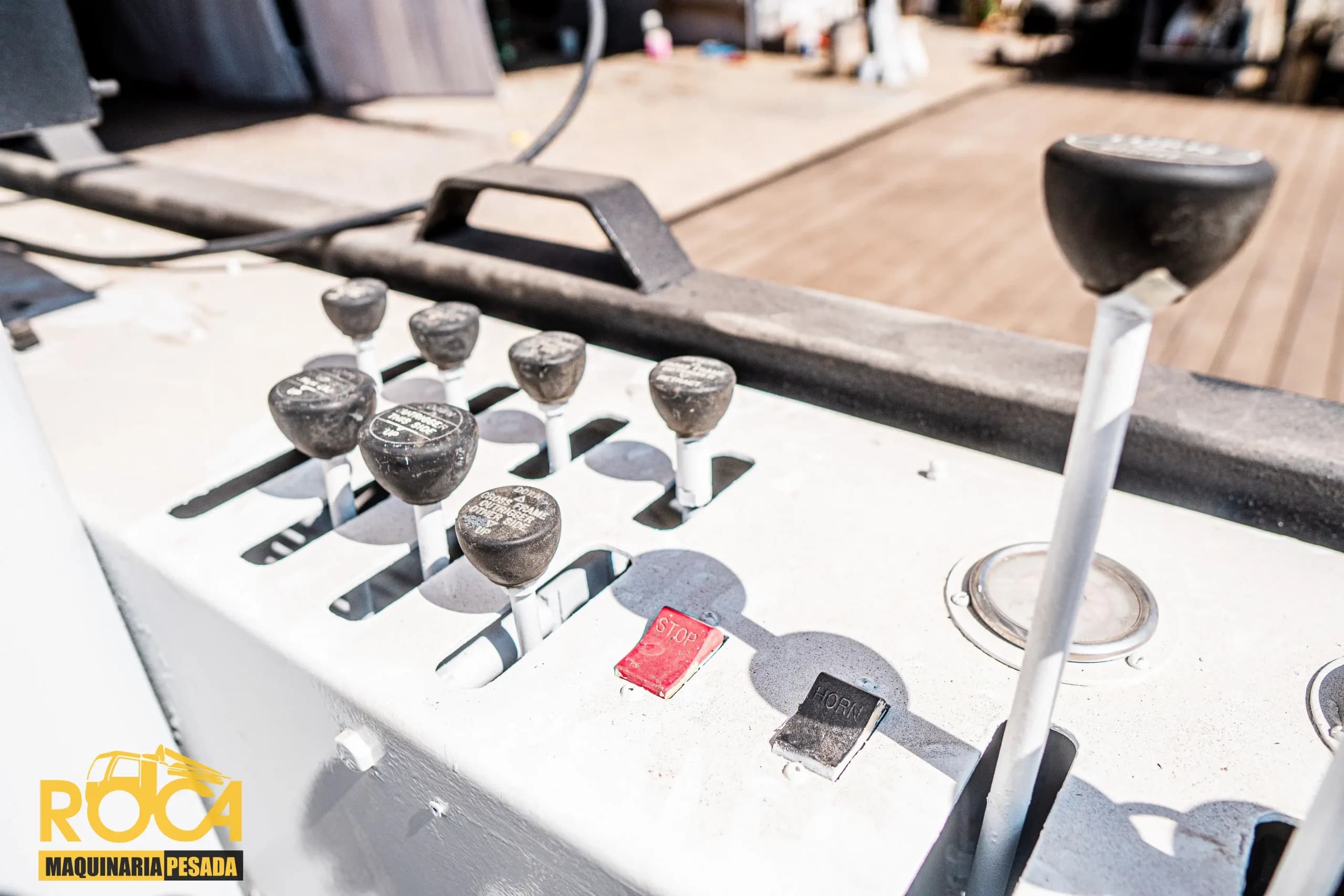 National Crane 27 TN 4