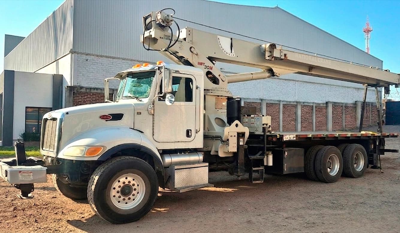 National Crane by Manitowoc 30 TN Peterbilt 2014