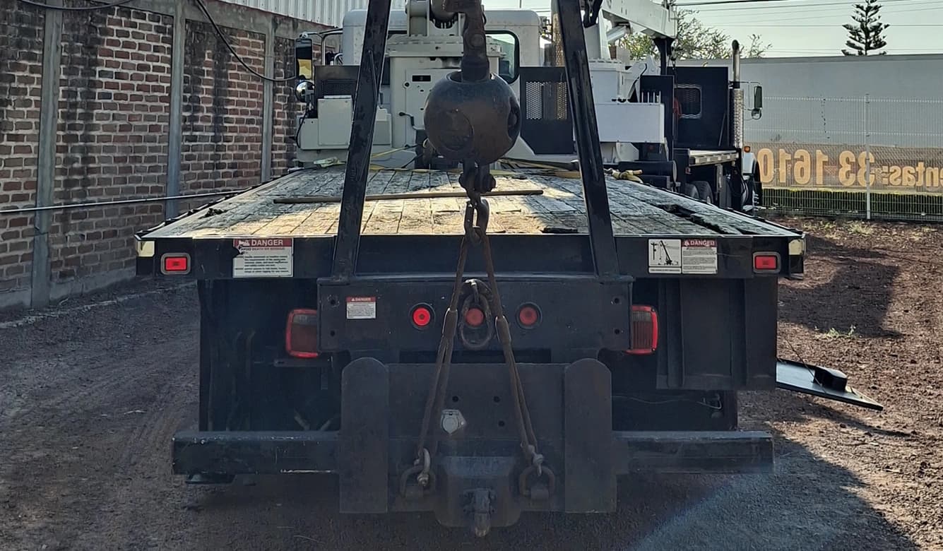 National Crane by Manitowoc 30 TN Peterbilt 2014 2
