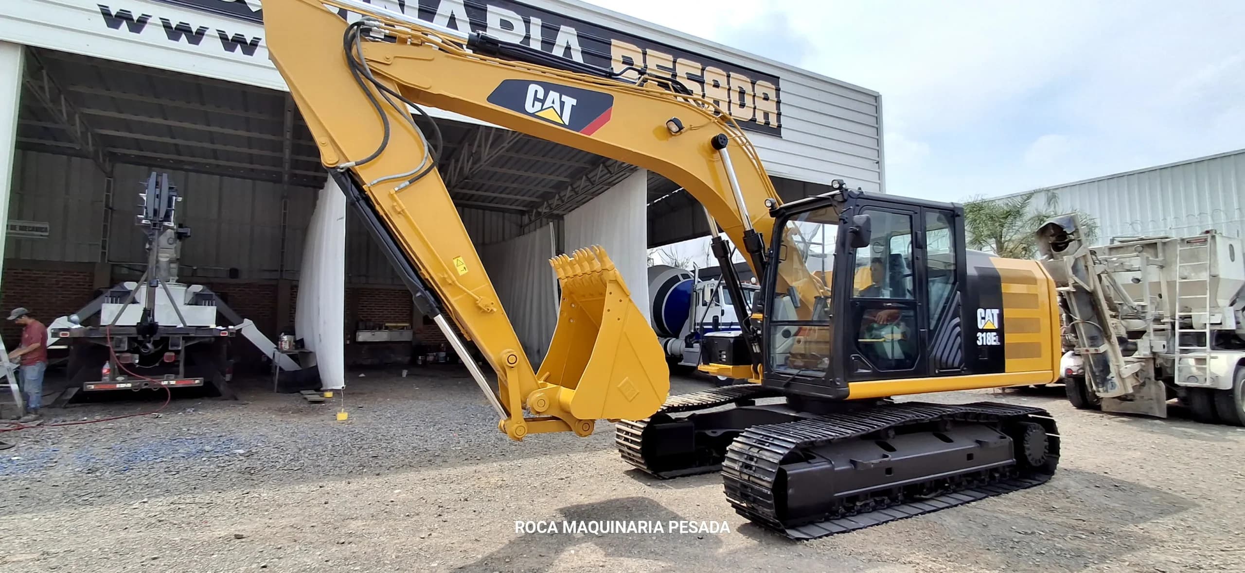 Excavadora Caterpillar 318E 4
