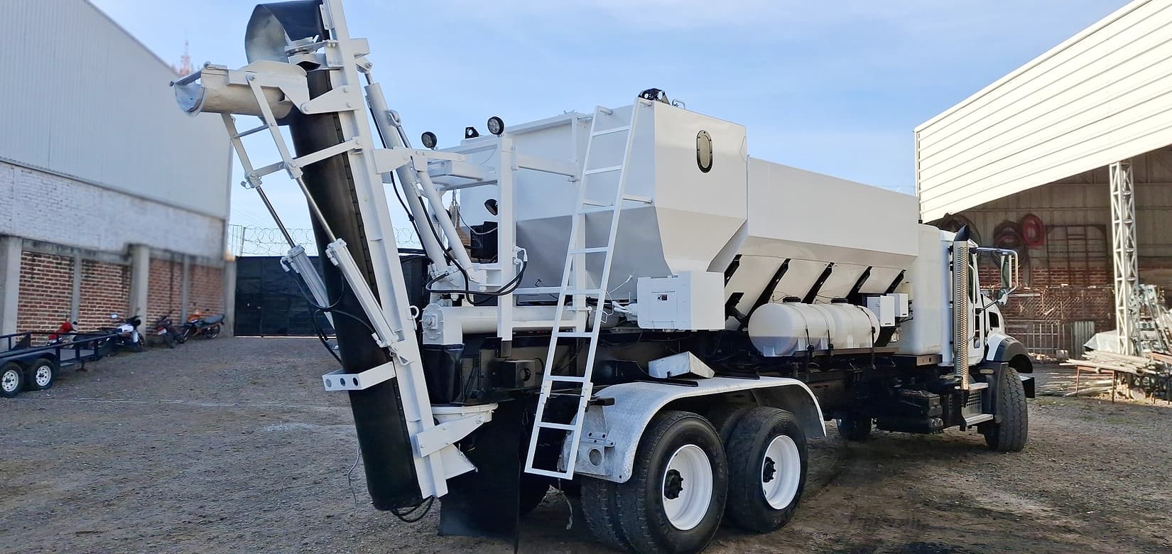 Dosificadora CEMENTECH M60 sobre Mack 2018 thumbnail 2