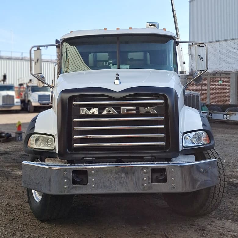 Dosificadora CEMENTECH M60 sobre Mack 2018 thumbnail 3