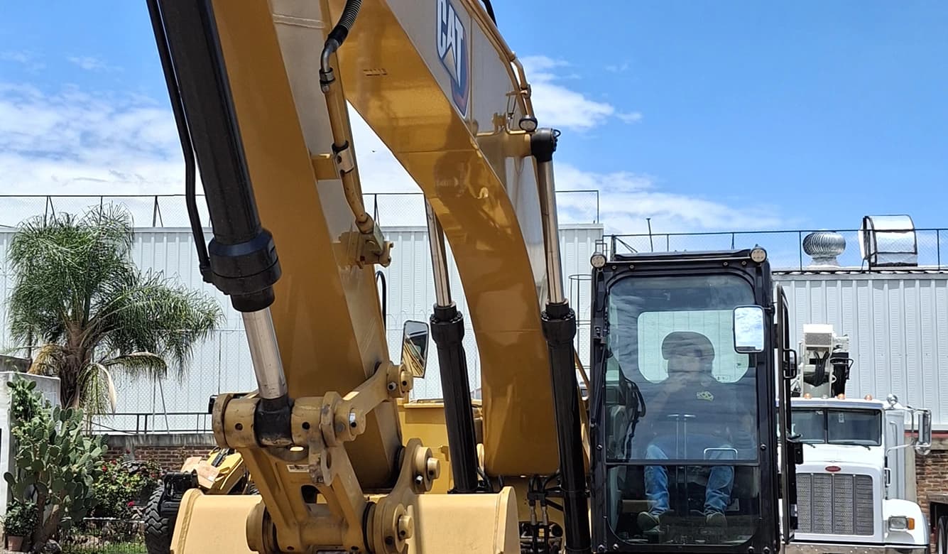 Excavadora CAT 320D 3 GC thumbnail 2