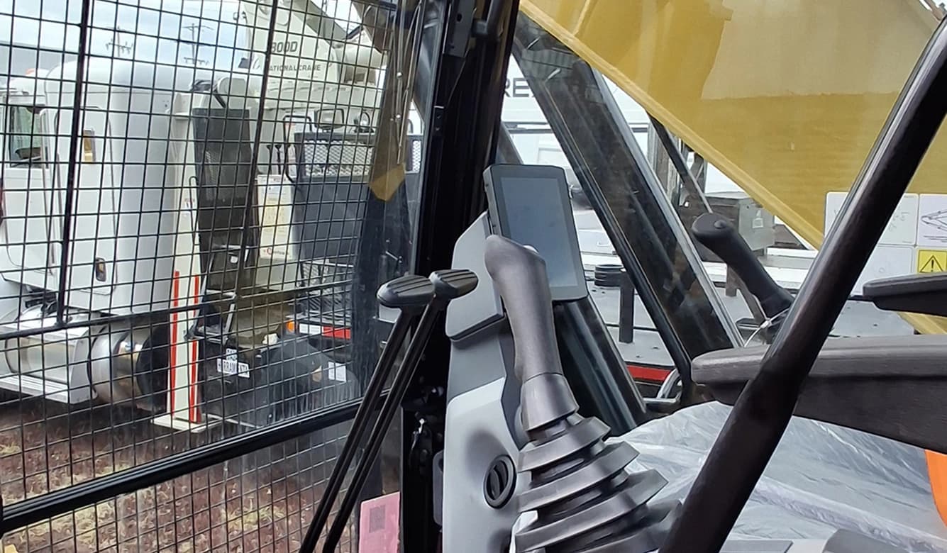 Caterpillar 321 thumbnail 3